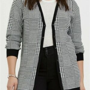 Torrid Black and White Houndstooth Cardigan